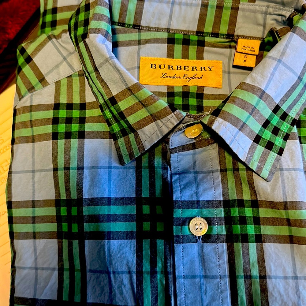 Very nice Burberry shirt excellent condition long sleeves